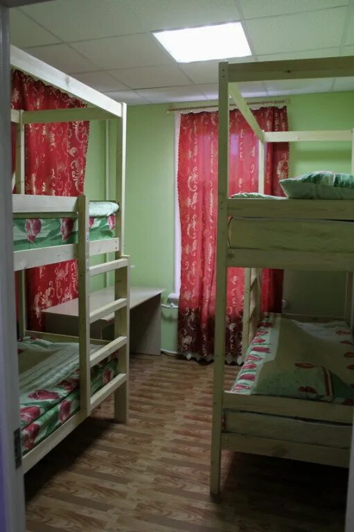 Хостел для семейных пар. Семейный хостел. Общежития в москве семейные комнаты. Скай хостел шереметьево. Хостел койко место.
