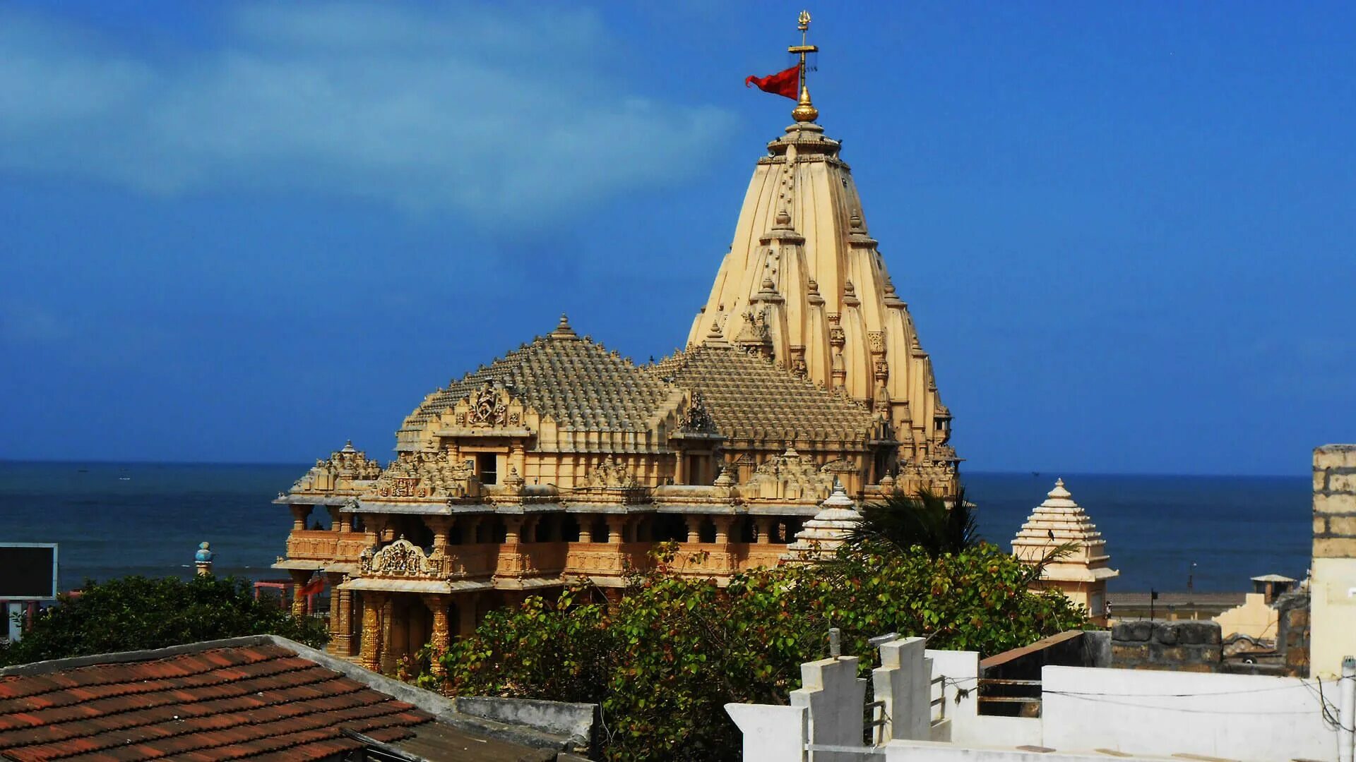 Great temple. Храм сомнатх - «храм владыки Луны». Храм сомнатх в Гуджарате. Сомнатх Индия. Сомнатх храм Шивы.