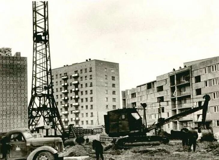 Строительство в советское время. Экскаватор э 352. Советская стройка. СССР на стройке. Стройка 80 годов.