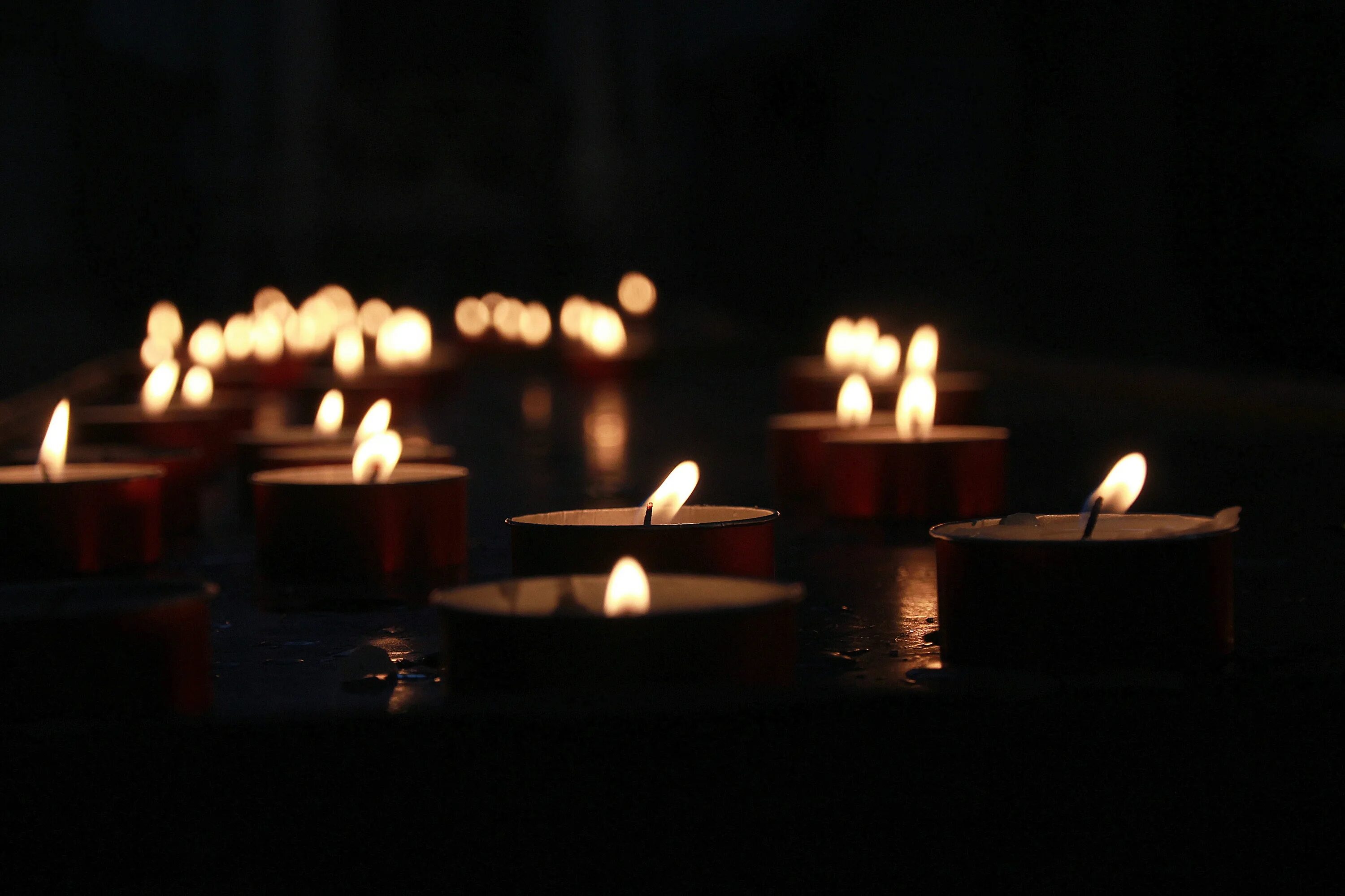 Свеча памяти. Свеча скорби. Поминальная свеча. Траурная свеча. Белоруссия траур
