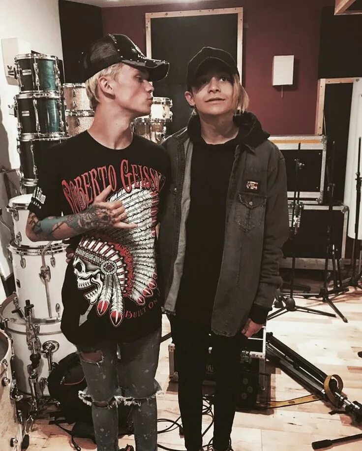 And bars most of the. Bars and melody. барс мелоди. bars and melody band. melody and larry and lorry.