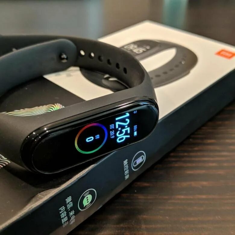 Браслет xiaomi mi band nfc. Mi band 4. ксиаоми ми бэнд 4. браслет xiaomi mi band 4. xiaomi mi band 4 коробка.