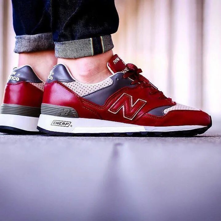 New balance 577. New Balance 577 Leather. New Balance 577 Burgundy. New Balance m577 on feet.