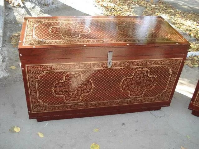 сундук деревянный обитый железом с музыкальным замком. казачий сундук. сундучок для праха. сундук ев. сундук ев.