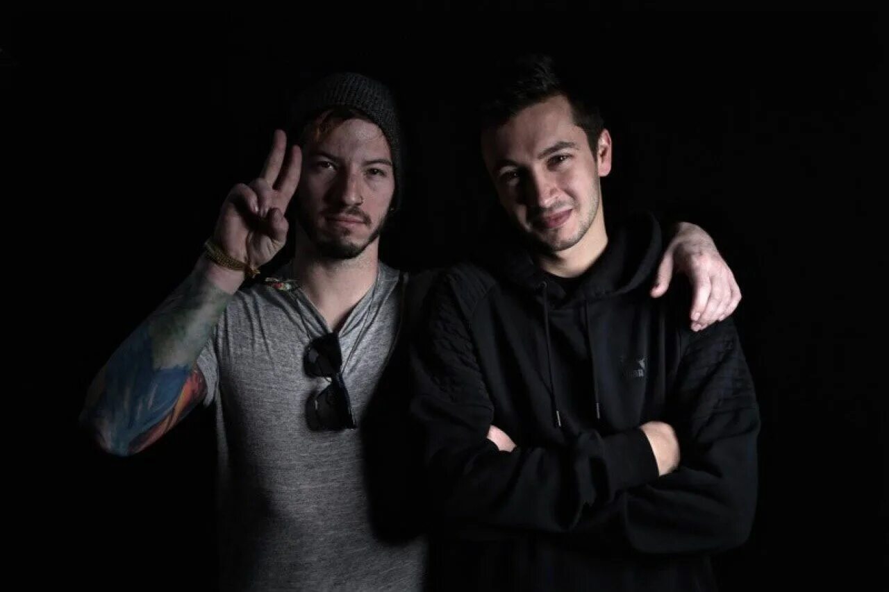 Paladin twenty one pilots. Twenty one pilots. джош 21 pilots. twenty one pilots 2021. twenty one pilots 2017.
