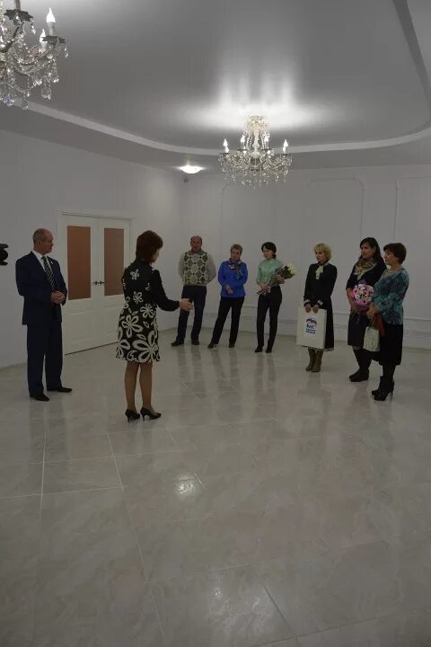 Загс гусь хрустальный. Загс гусь хрустальный заведующая. загс гусь-хрустальный режим. загс гусь-хрустальный крючкова оксана.