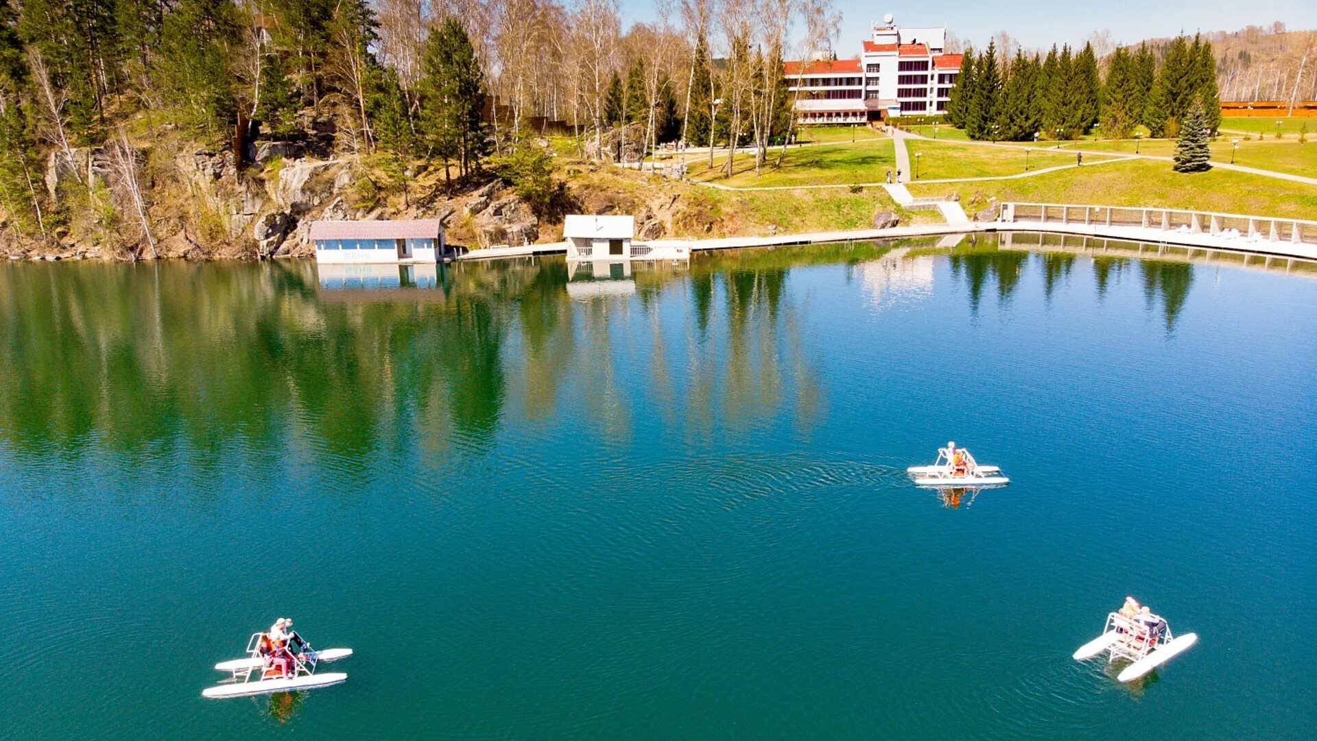 Отдых на озере ая. Парк ая горный Алтай. Озеро Айское горный Алтай. Алтайская Ривьера озеро ая. Здравница ая горный Алтай.