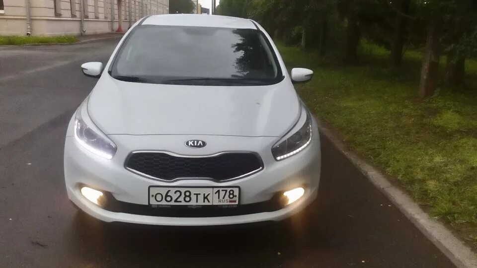 Kia Ceed 2013 год ходовые огни. ДХО на Киа СИД 1. Дневные ходовые Киа СИД 2013. ДХО Киа СИД 2013. Свет кия сид