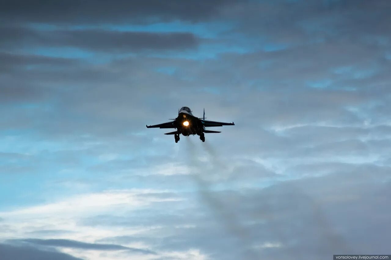 F16 пилотаж. жизнь ввс. в афганистане угнали украинский самолет. Bbc птицы. Bbc программы.