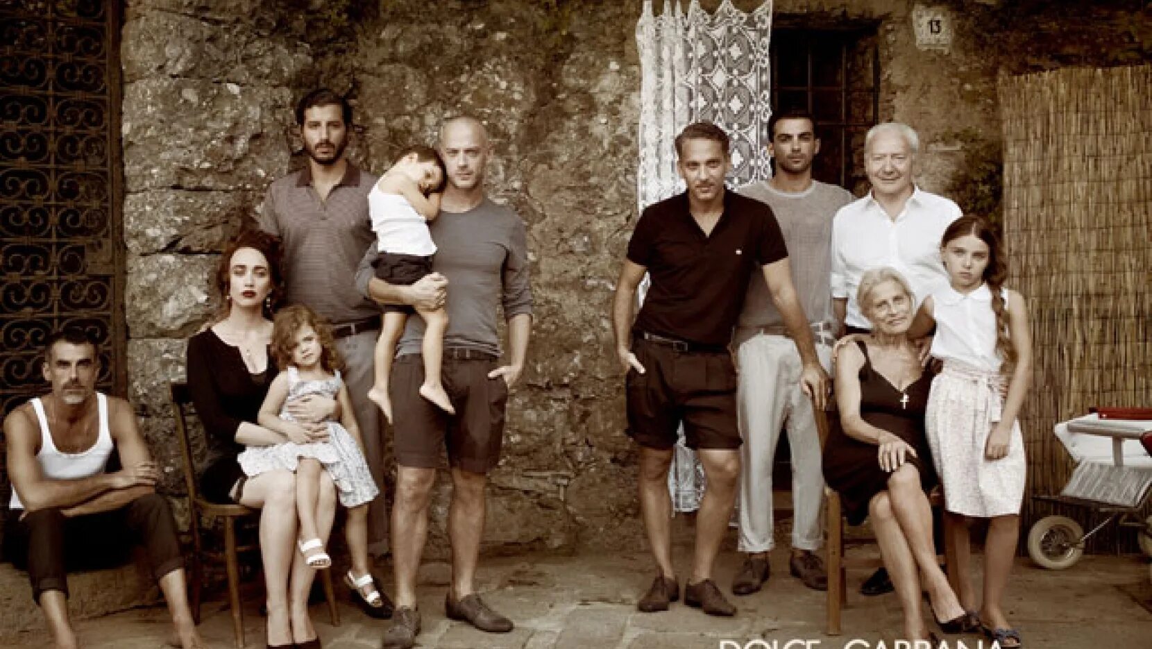 Дольче габбана family. Ральф лорен семья. Дольче габбана итальянская семья. Рекламная кампания дольче габбана. Лорен буш семья.