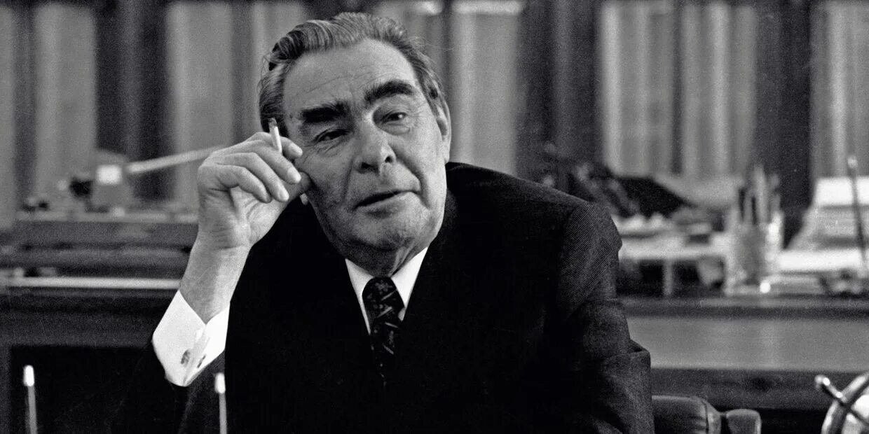 Л и брежнев. Брежнев 1964. Брежнев 1967. Брежнев портрет. Брежнев отставка.