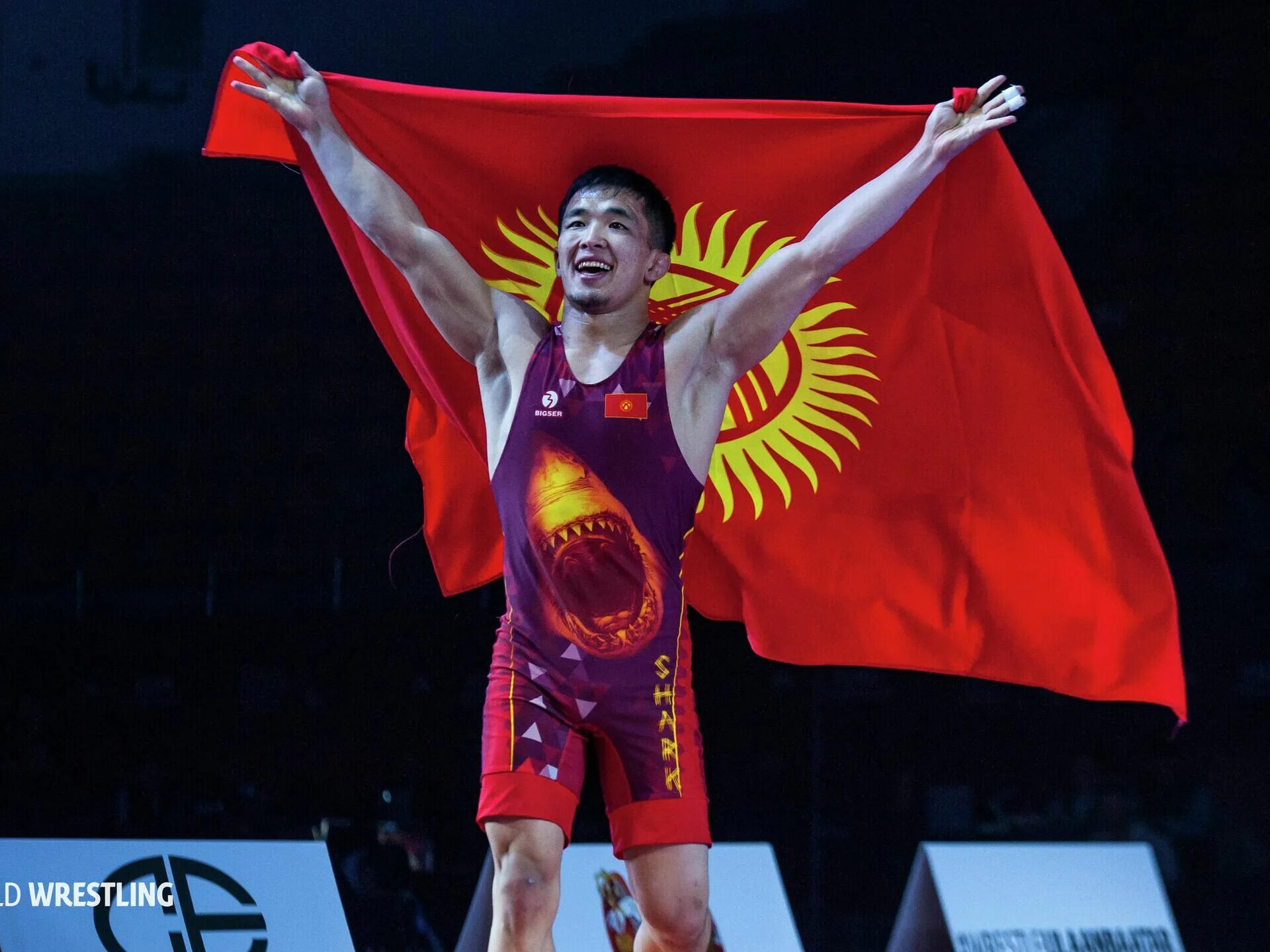 Кыргызстан спортсмены в париж. Акжол махмудов греко-римская борьба. Акжол махмудов греко-римская. Акжол махмудов греко-римская. Акжол махмудов греко-римская.