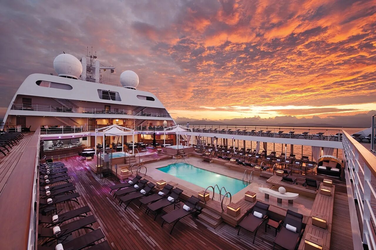 Luxury photos. Seabourn Odyssey круизный лайнер. Seabourn Quest лайнер. Seabourn Ovation лайнер. Кругосветный круиз Seabourn Extraordinary Horizons.