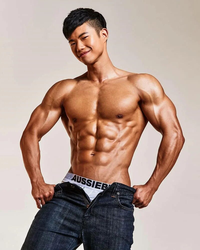Фитнес модели мужчины. Накаченные корейцы. Корейские фитнес модели мужчины. Азиаты фитнес модели мужчины.