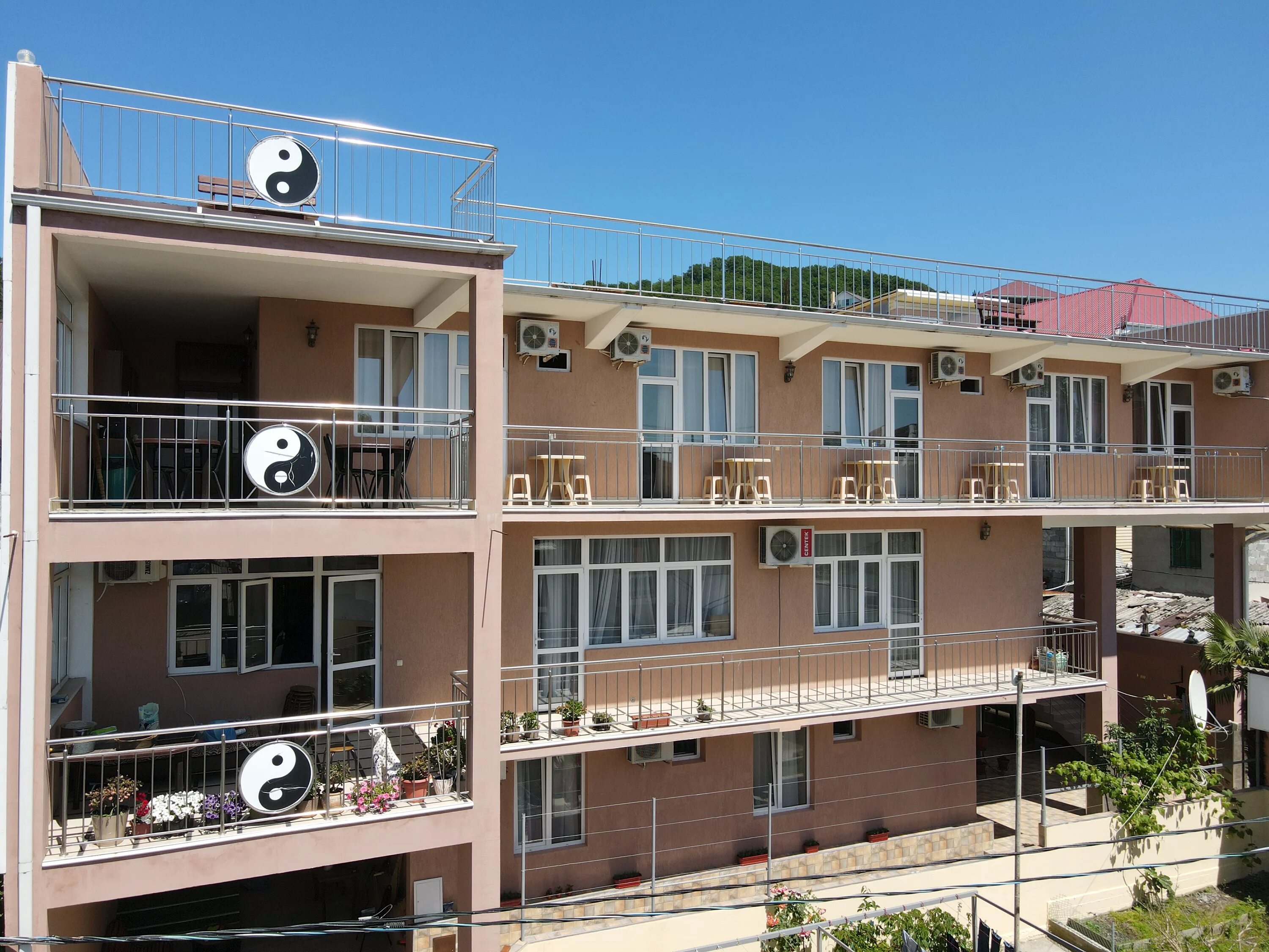 Отель лоо 1. Гранд лоо отель. сочи лоо отель гранд лоо grandloo hotel декабристов 51б. лоо 2025. лоо улица декабристов.
