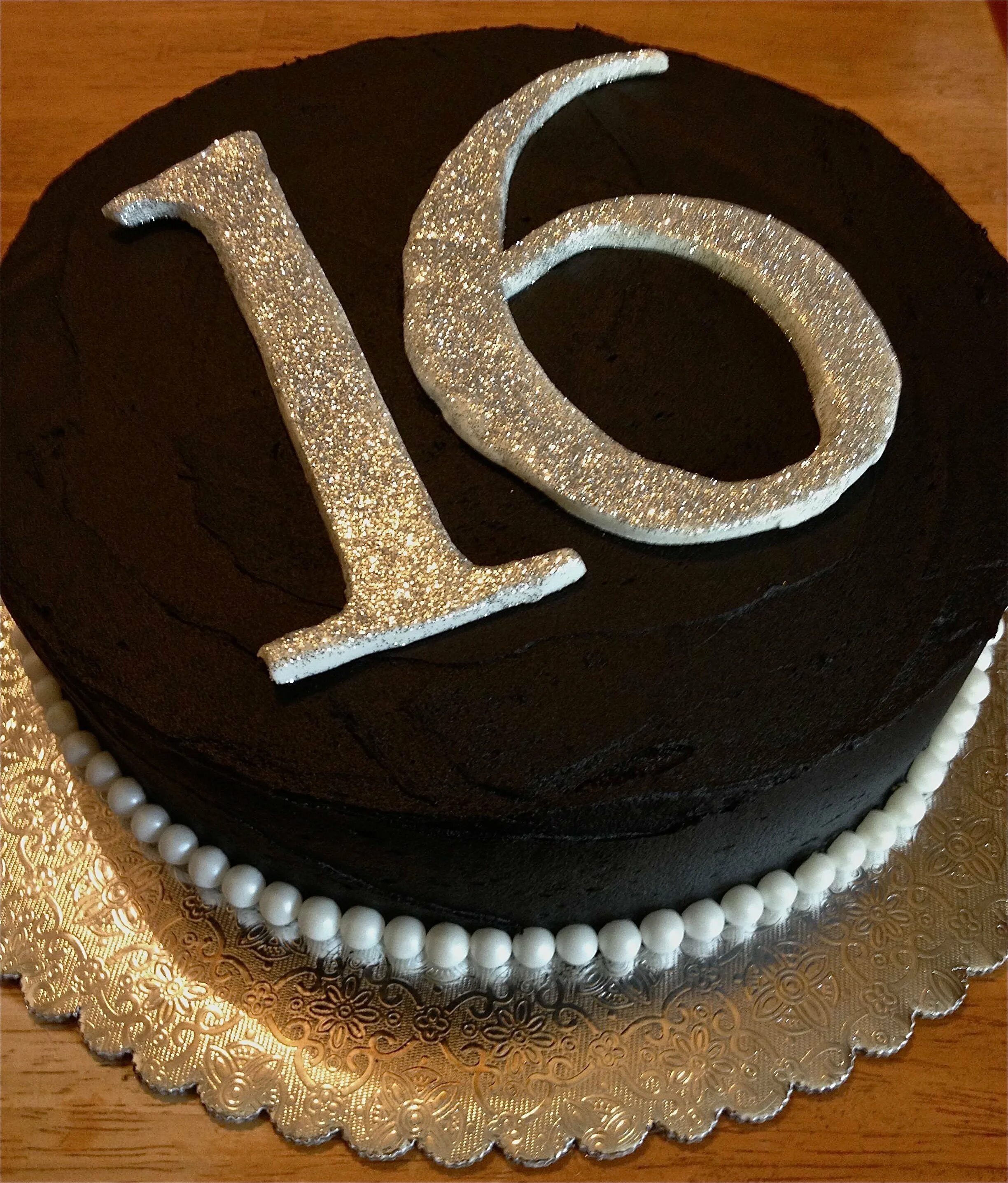 Поздравить с днем рождения 16 сына. Украшения торта для подростка 15 лет. Украшение торта для мальчика. Украшение торта для подростка 17 лет. Торт на 16 лет.
