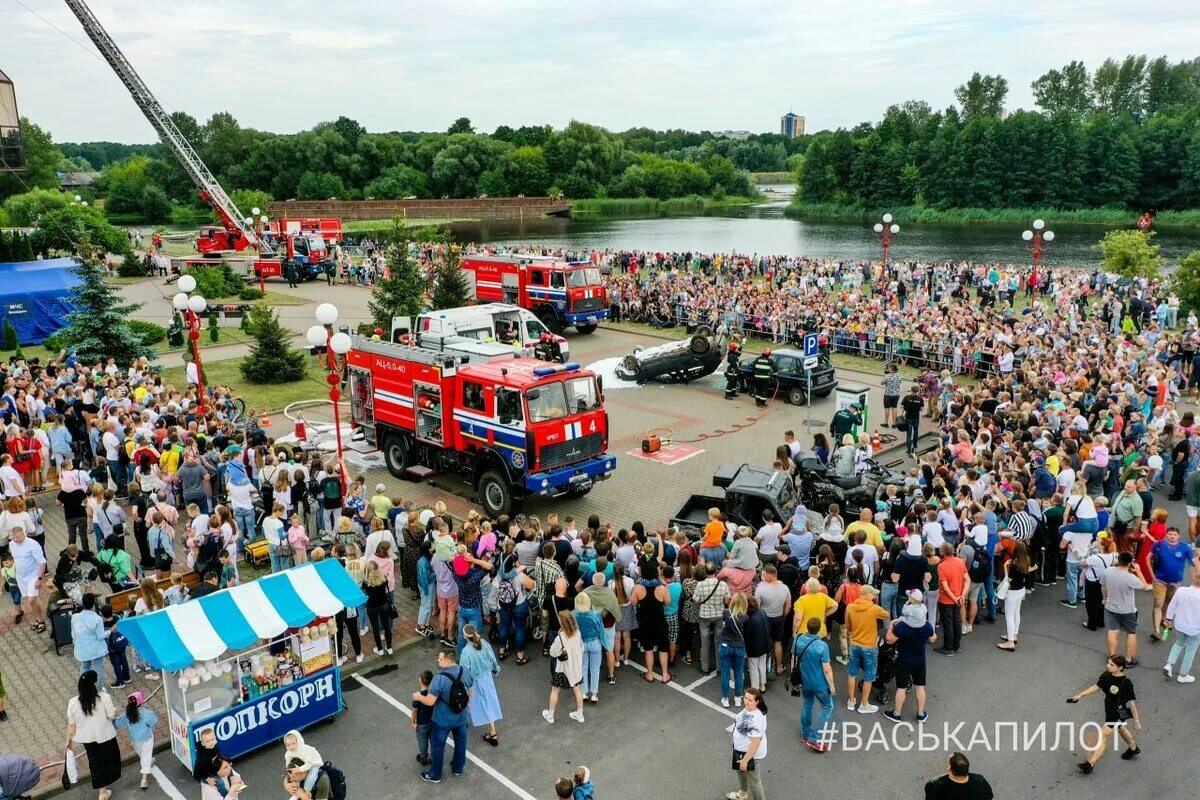 Виртуальный брест новости сегодня. Передвижной город. фоторепортаж с дня города фото. пожарный фестиваль. брест город.