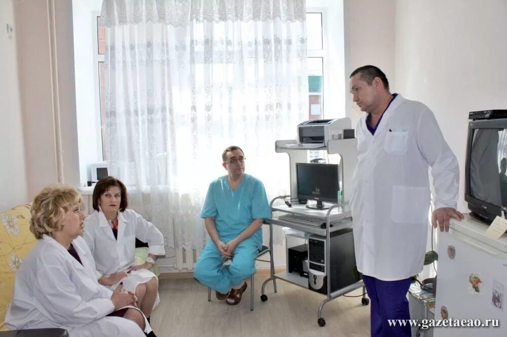 Огбуз областная больница. Номер областной больницы биробиджан. Инфекционная больница биробиджан. Биробиджанская областная больница палаты. Врачи областной больницы биробиджан.