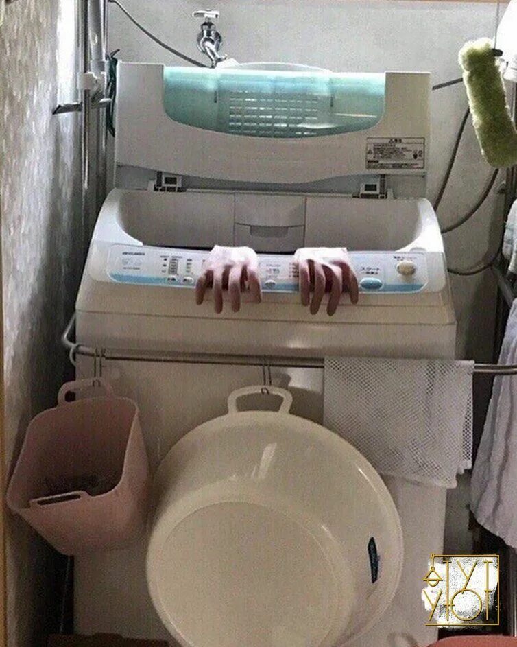 Стиральная машина прикол. Сломанная стиральная машинка. Страшная стиральная машина. Смешная стиральная машина. Страшная стиральная машина.