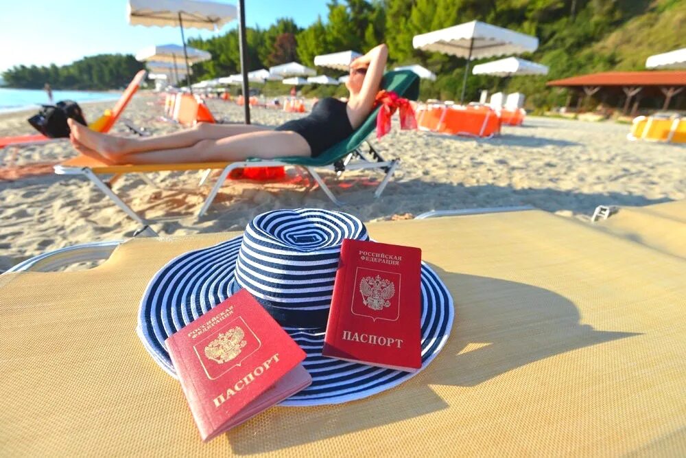 Море пляж коктейль. Отдых фото. Отдых за границей недорого 2024 на море. Отель на пляже. Завтрак на пляже.