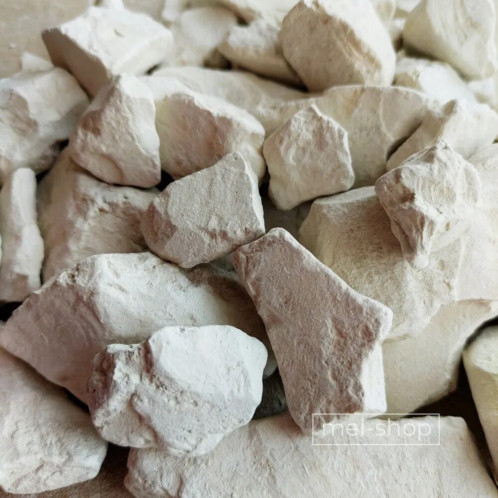 Комок глины. Огнеупорная глина в природе. Глиняный комок. Серо-голубая глина. Желтая глина в природе.