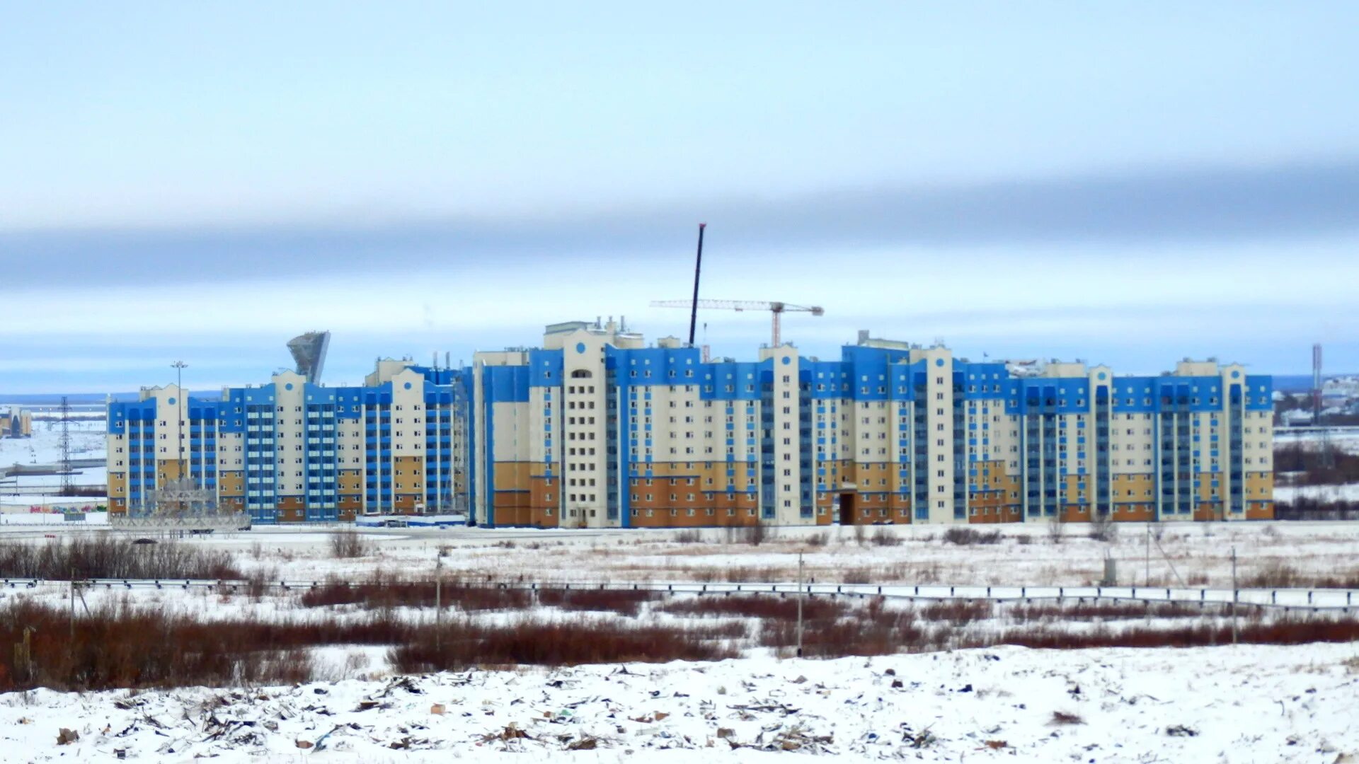 Салехард изумрудный город. Город Салехард микрорайон изумрудный. Ханты-Мансийск Салехард. Салехард Нижневартовск. Веб салехарда