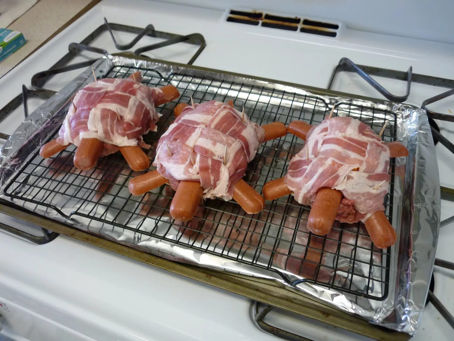 Хочется чего нибудь вкусненького. Кот и еда. Смешные рецепты. Хочу чего то вкусненького. Хочется чего нибудь вкусненького.