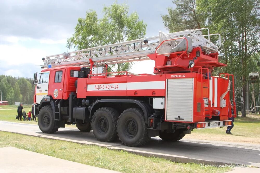 пожарная машина спецтехника. пожарный автомобиль вольво. ацл 3-40/4-24 (43118). современные пожарные автомобили. пожарная машина спецтехника.