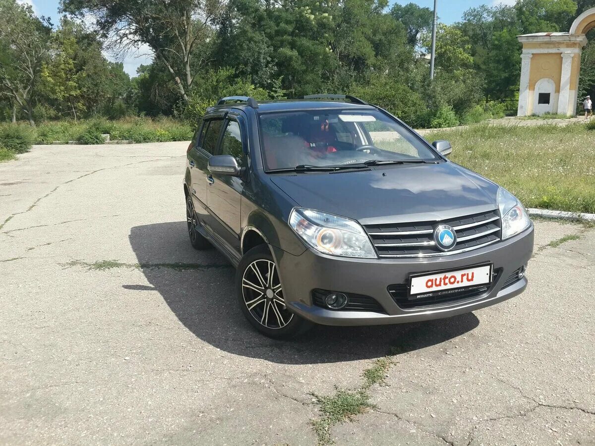 Джилли авто красная. Джили мк кросс свет. Джили мк 2012 красный. Джили мк кросс свет. Свет на джили мк.