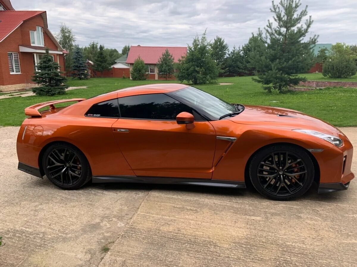 Nissan gt-r i Рестайлинг 3. Nissan GTR r3 Orange. Ниссан ГТР Р 35 оранжевый. Nissan GTR r35 Рестайлинг 3.