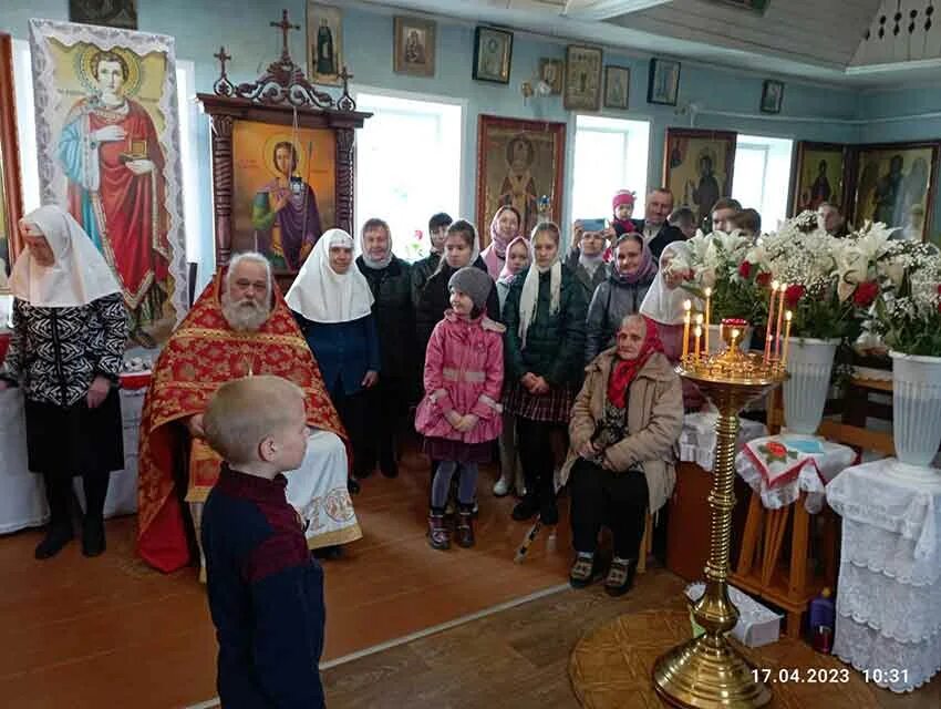 Пасха яйца кулич кукла обрядовая. Клинцы освящение куличей. Христос воскресенск. Поздравление с пасхой. Поздравление с пасхой.