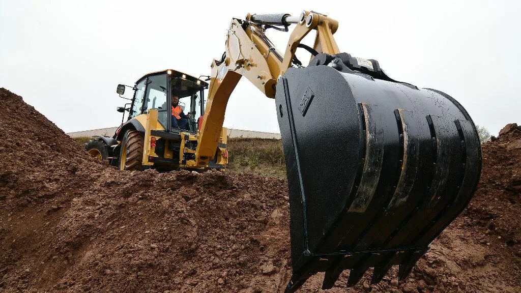 спецтехника в работе. камаз и jcb уборка снега. экскаватор-погрузчик jsb 4cx. Jcb 3cx погрузка снега. благоустройство красногорск мбу «красногорская городская служба».