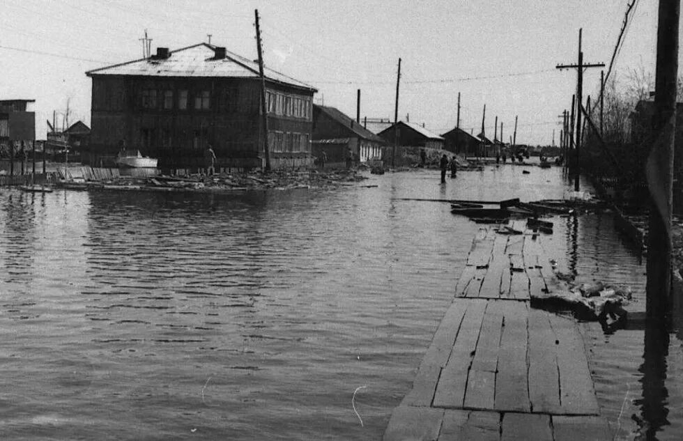 Салехард старое. Тарко Сале старый. Старый город Тарко Сале. Салехард Тарко Сале. Река в Тарко Сале.