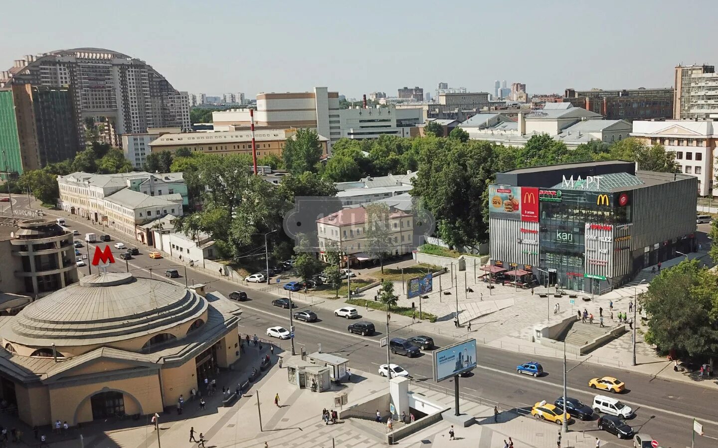 Метро электрозаводская тц март. Метро электрозаводская б. Площадь у метро электрозаводская. Ул большая семёновская д 17а. Станция электрозаводская закрыта.
