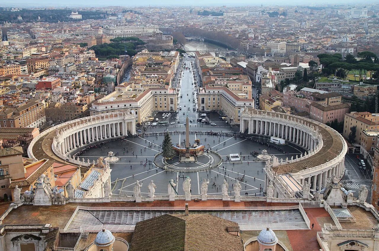 Площадь собора Святого Петра в Риме. Площадь собора Святого Петра в Ватикане.