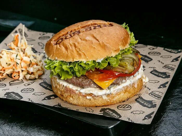 Bro burger. Бро бургер. ресторан бро бургер. bro бургерная. бургерная кемерово.