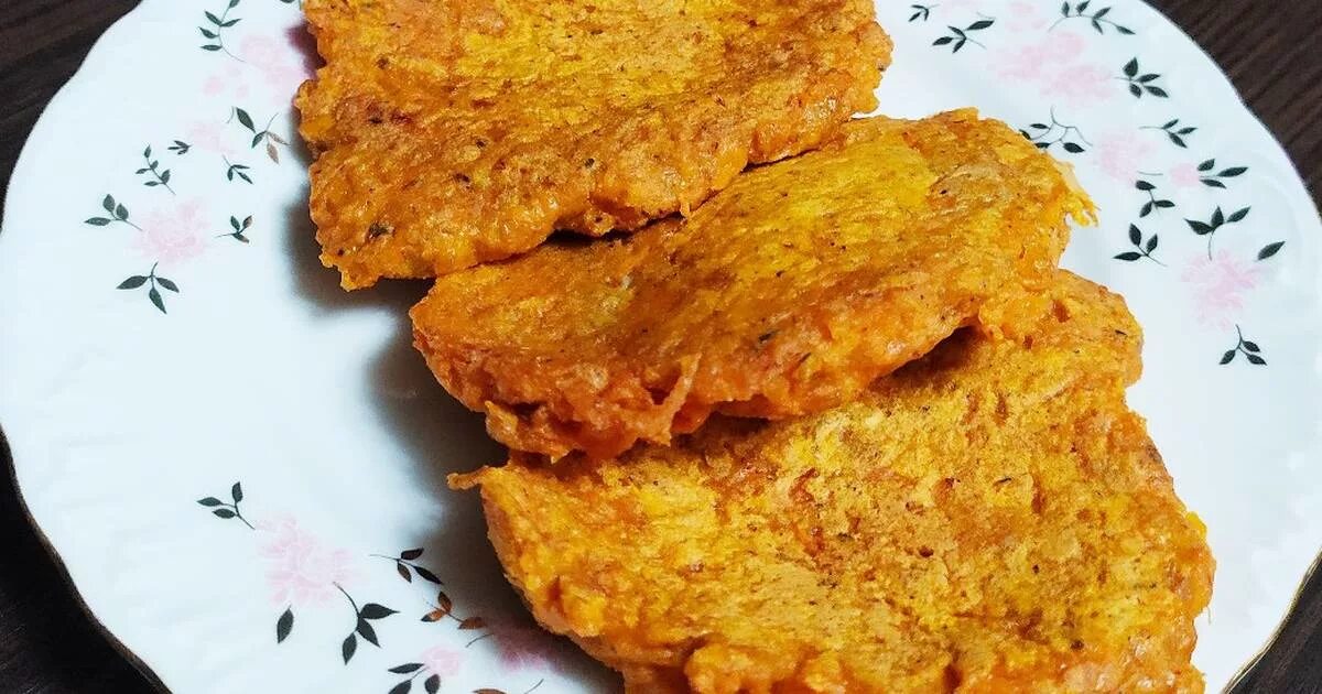 Тыквенные драники. Как приготовить драники из тыквы. Картофельно тыквенные оладьи. Драники с тыквой и картошкой. Сладкие драники из тыквы.