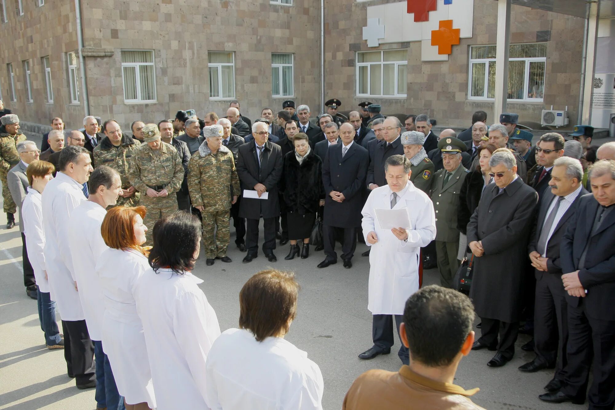 Телефон белгородского военного госпиталя. Ереван военный госпиталь. Луганский госпиталь военный. Госпиталь в Луганске военный. Военный госпиталь Донецк.