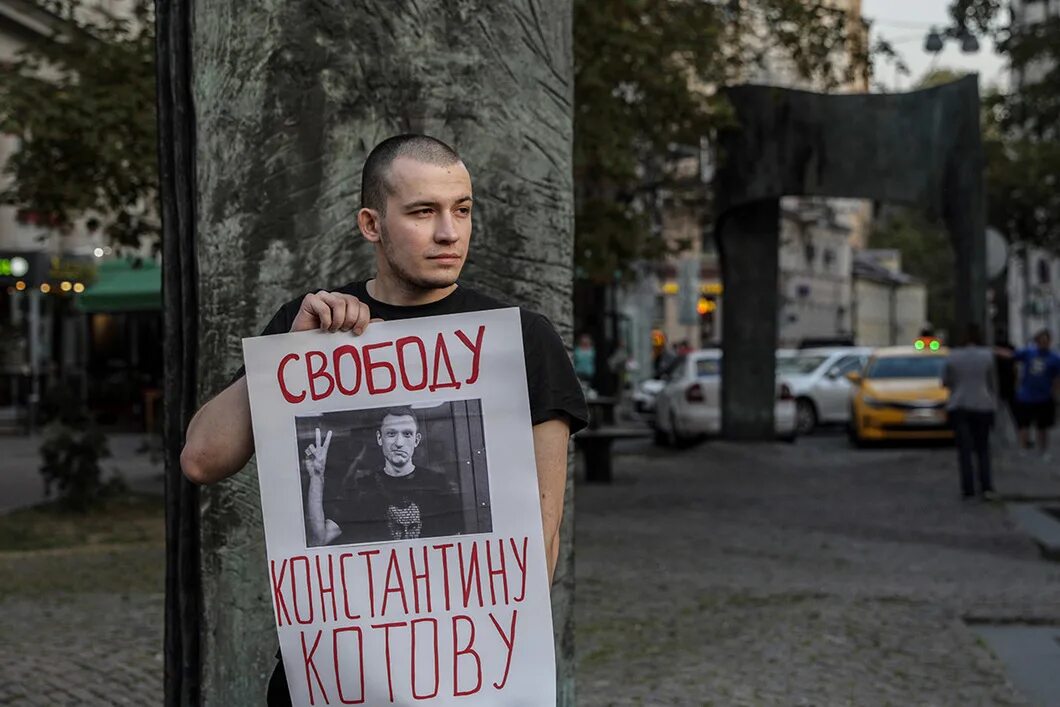 Я внесла правки. Закройся. Просто закрыли. Цитаты из книги триумфальная арка. Просто закрыли.