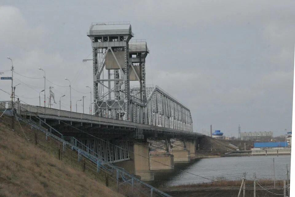 Старый мост астрахань сегодня работает ли. Мост астрахань. астраханский мост разрушены плиты.