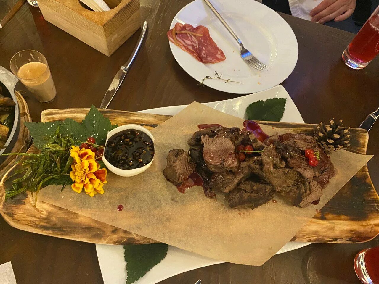 Отель купеческий двор иркутск. Где поесть вкусно иркутск. Bardo, иркутск. Вкусная еда иркутск доставка. Иероглиф ресторан иркутск.