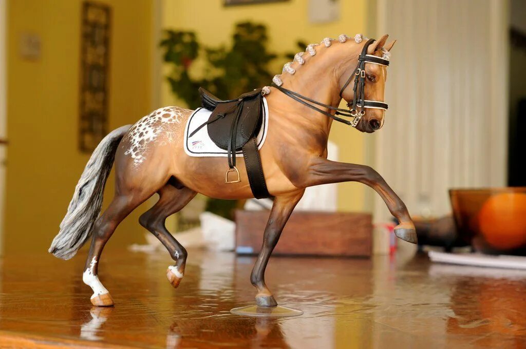 Лошади брейер. Breyer Arabian Horse Barrel Racing. Тотилас лошадь. Лошади сет.