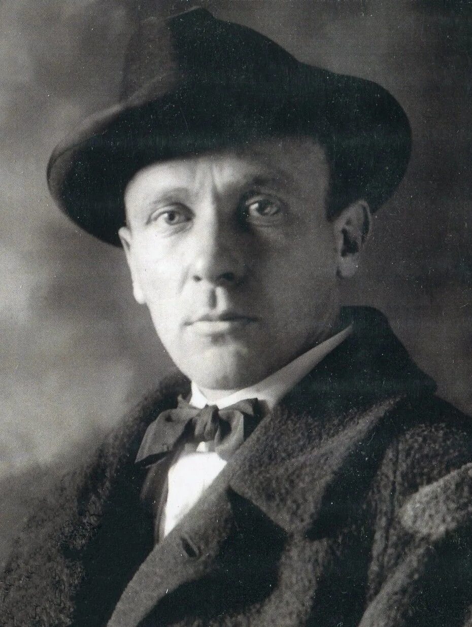 M bulgakov ru. Булгаков 1925. Булгаков портрет.