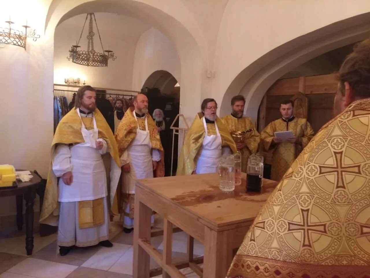 Служба в храме строгино. Церковь новомучеников в строгино. Служба в храме строгино. Храм дмитрия донского бутово расписание. Отец георгий храм строгино.