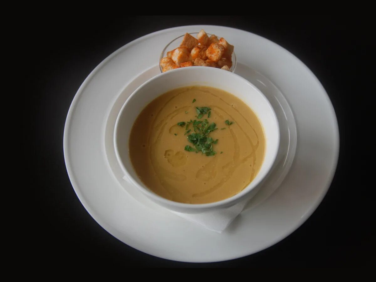 Суп пюре из печени куриной. Чечевичный крем суп. крем чечевичный крем суп. чечевичный суп крем суп. крем суп пюре из чечевицы.