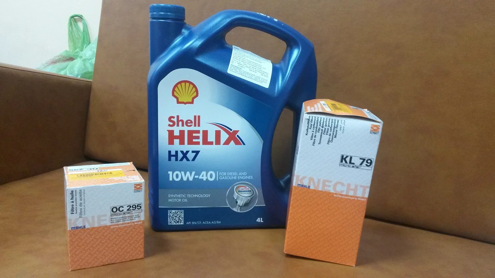 Ozon моторное. Shell Helix 10w 40 синтетика. Шелл 10w 40 полусинтетика. Масло Шелл Хеликс 10w 40 полусинтетика. Shell 10w 40 приозиства.