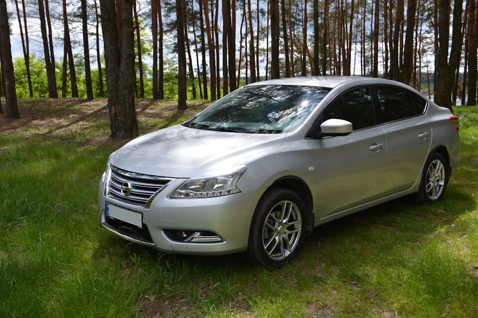 Купить б/у Nissan Almera III (G15) 1.6 AT (102 л.с.) бензин автомат в Москве: се