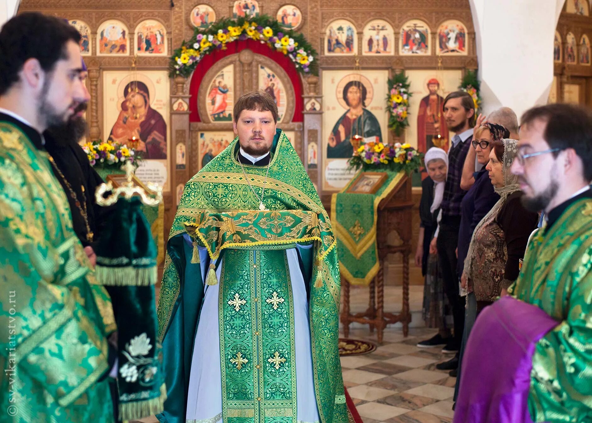 Раево расписание медведково. Раево расписание медведково. Храм димитрия донского в медведково. Раево расписание медведково. Раево расписание медведково.