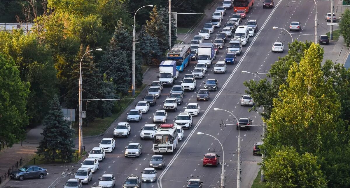 Пробки на дорогах краснодарского края. Пробки краснодарский край. автомобильный транспорт. пробки краснодар. транспорт краснодарского края.