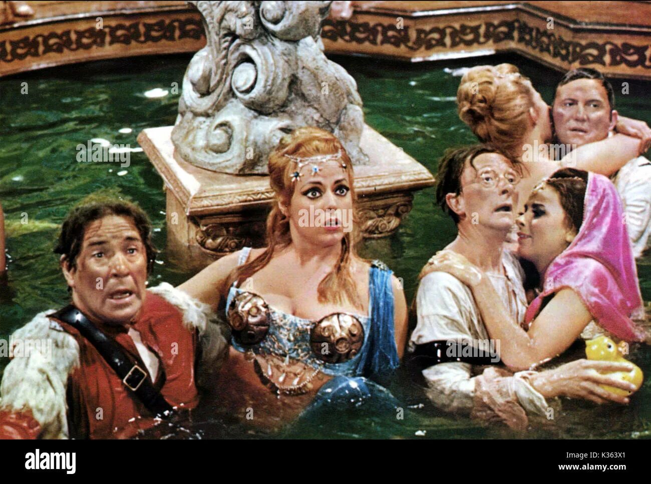 19. Кеннет алан уильямс. 19. Итальянские актеры комедианты толстый и худой. Carry on girls 1973.